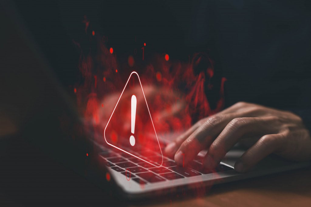 Uso crescente de IA por atacantes expõe fragilidades nas defesas dos EUA, agravadas por cortes e falta de pessoal em órgãos federais.