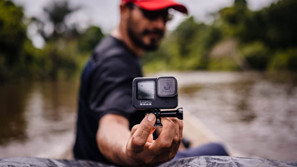 Outro fator que ajudou a movimentar as ações foi o anúncio de que a GoPro pretende se fundir com a Starman Optical, empresa especializada em equipamentos de fotônica – Imagem: Casey Kidd/Shutterstock