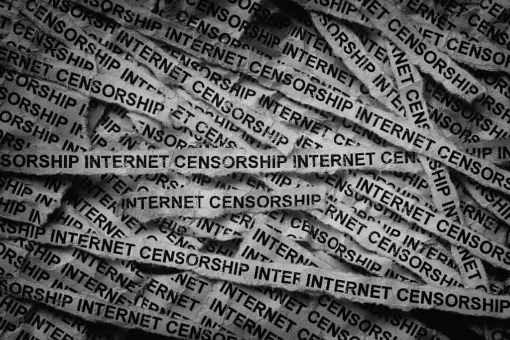 Físicos criam versão compacta do DeepSeek R1 capaz de operar sem as camadas de censura chinesa.