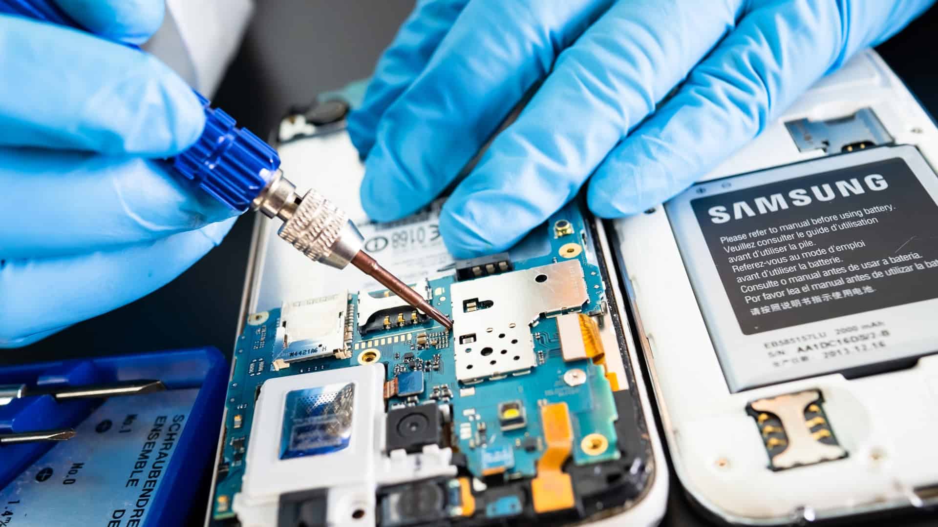Samsung eleva preços de chips de memória em até 60% com escassez global