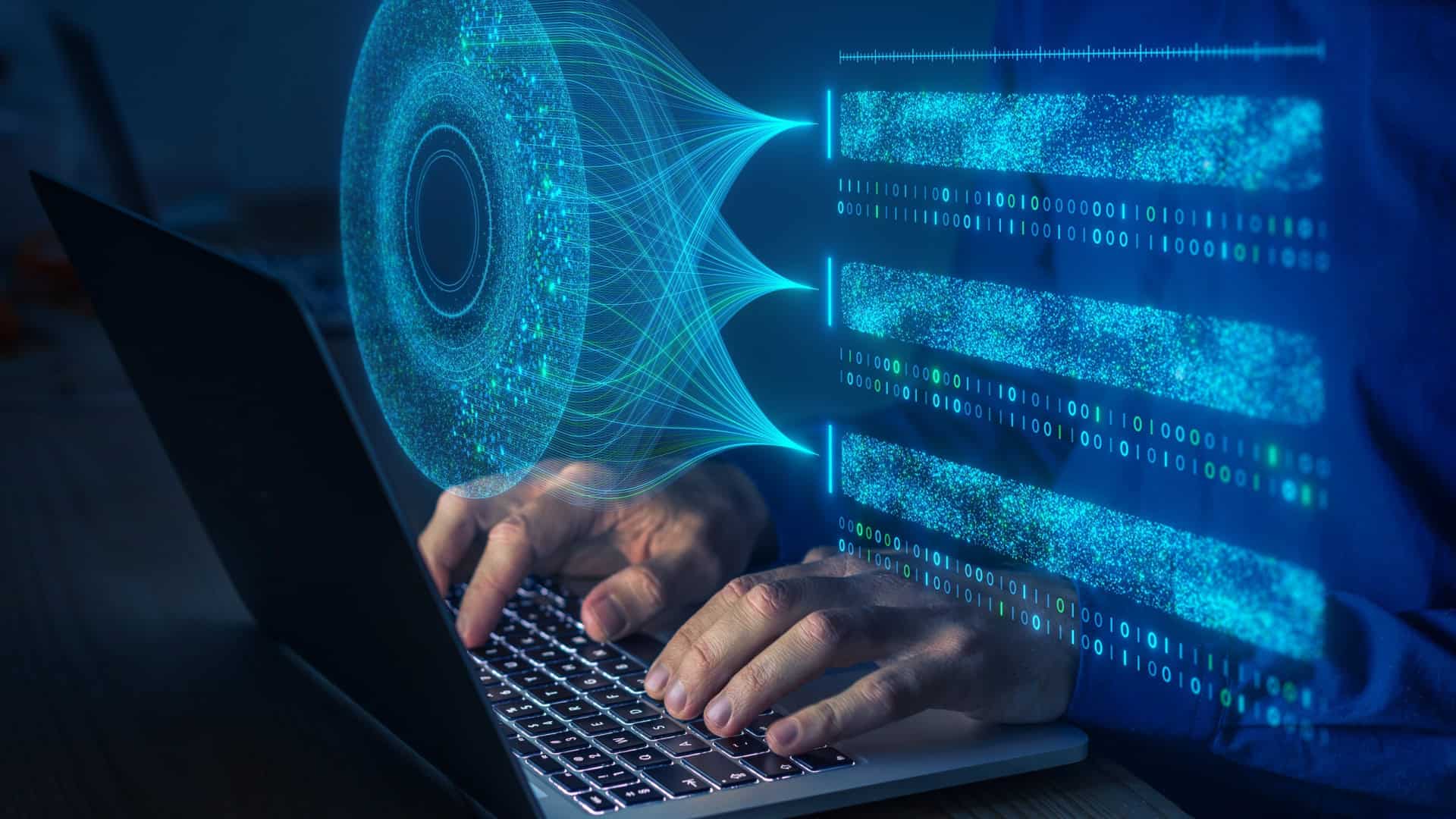 Pessoa digitando em um teclado de notebook