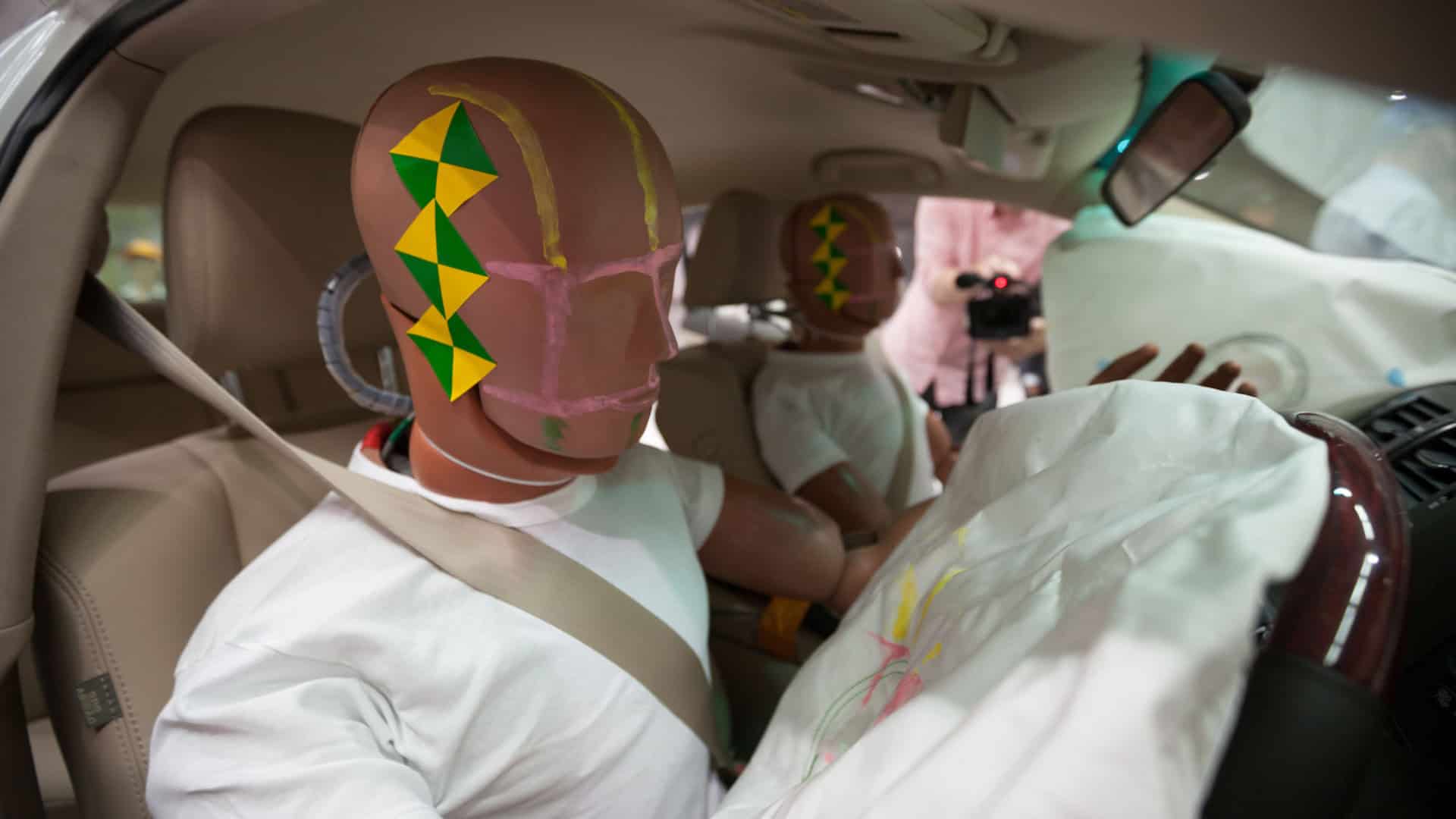 crash-test-dummie-shutterstock_669837772-1920x1080