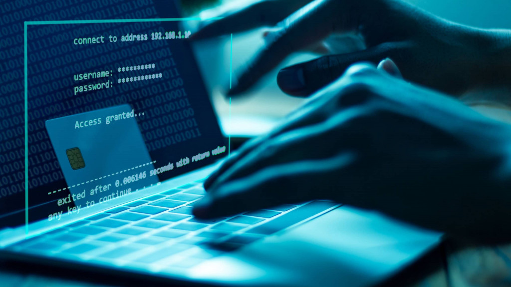 Hacker usa extensão no navegador do Chrome para acessar dados de cartão de crédito no browser de laptop para compras não autorizadas browser