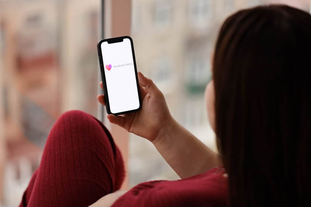 Segundo a Meta, o Facebook Namoro tem crescido sem campanhas de marketing intensivas