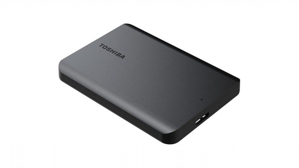 Falta espaço no PC? Toshiba Canvio Basics de 2 TB em oferta Para quem anda com o computador cheio e precisa de mais espaço para guardar arquivos, vídeos, fotos ou backups, um HD externo pode ser a solução ideal. Esses dispositivos oferecem uma forma simples de ampliar a capacidade de armazenamento sem precisar trocar o disco interno do PC ou notebook. HD Externo Toshiba 2TB Canvio Basics