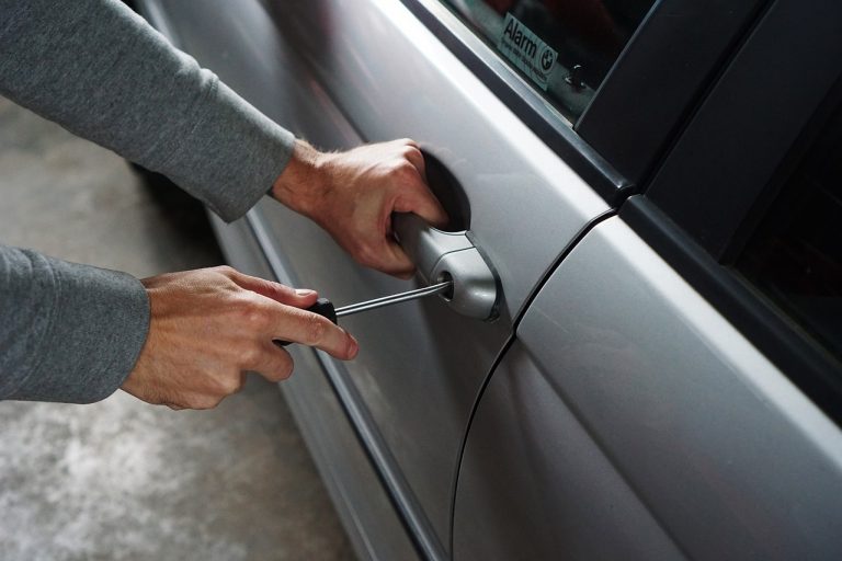 Trancou o carro com a chave dentro? Veja o que fazer - Olhar Digital