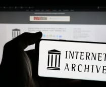 internet-archive-shutterstock_2640492225-210x172