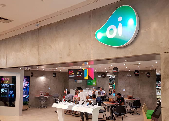 Loja com nova logo da Oi