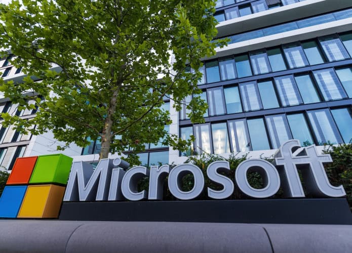 Microsoft reforça infraestrutura de IA com acordo multibilionário com IREN