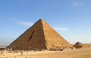 piramide-de-miquerinos-365x232