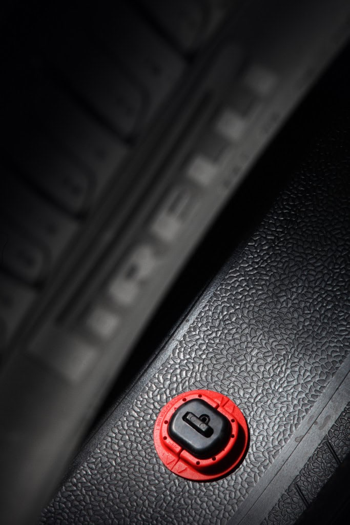 Em parceria com uma startup, a Pirelli iniciou um projeto que monitora estradas, combinando as informações dos pneus com câmeras e visão computacional para detectar as condições das vias.