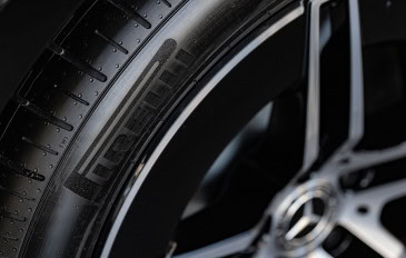 pneu-pirelli-shutterstock_2560500561-365x232