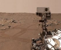 Rover Perseverance fotografando a superfície de Marte