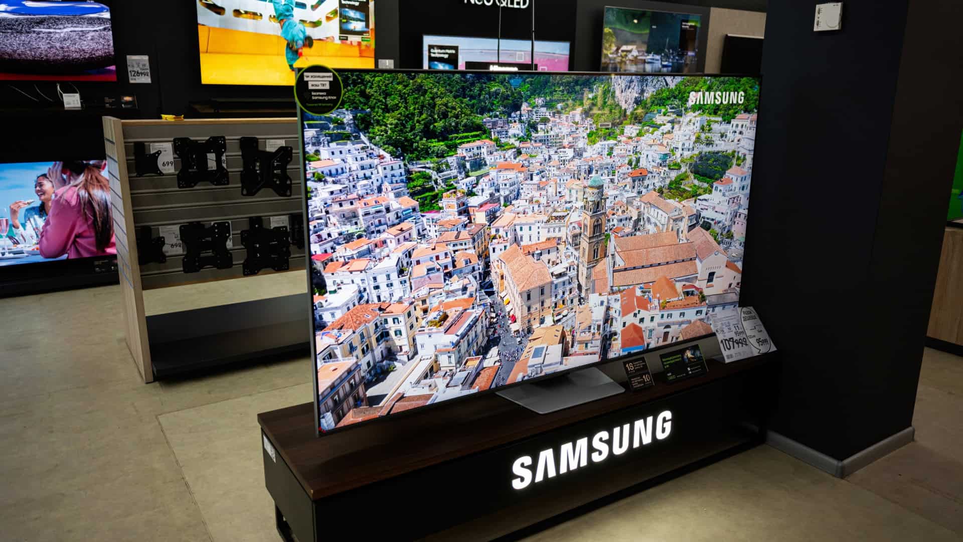 Samsung leva IA generativa à TV com novo Bixby e assistente Vision AI Companion