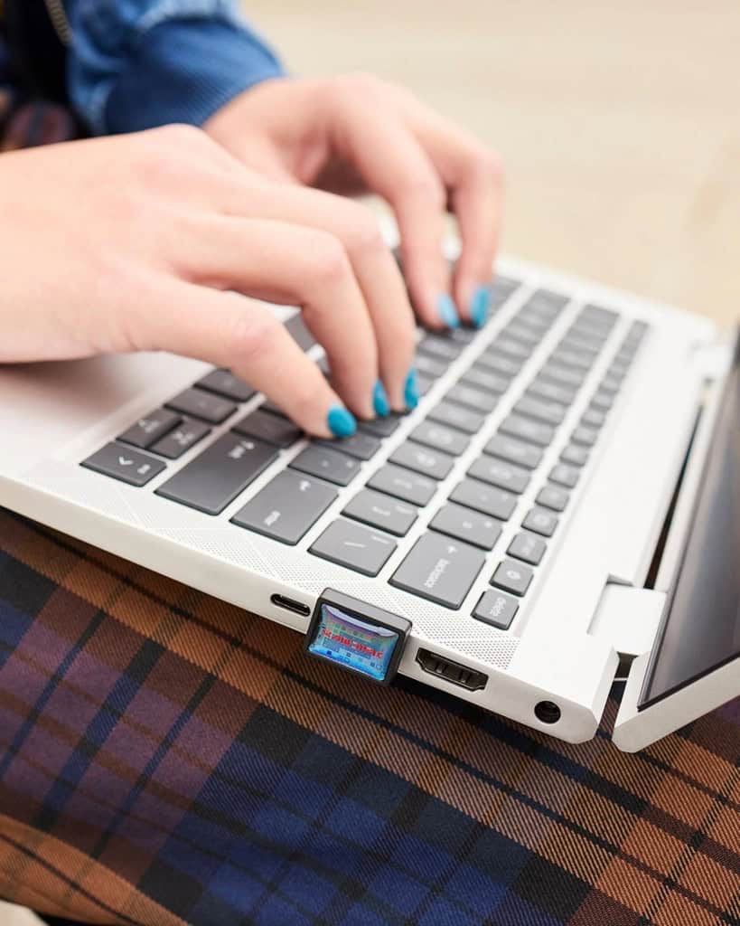 O modelo de 1 TB custa atualmente US$ 117,99 (cerca de R$ 625) no site da SanDisk. Para quem precisa de menos espaço, há versões de 64 GB a 512 GB