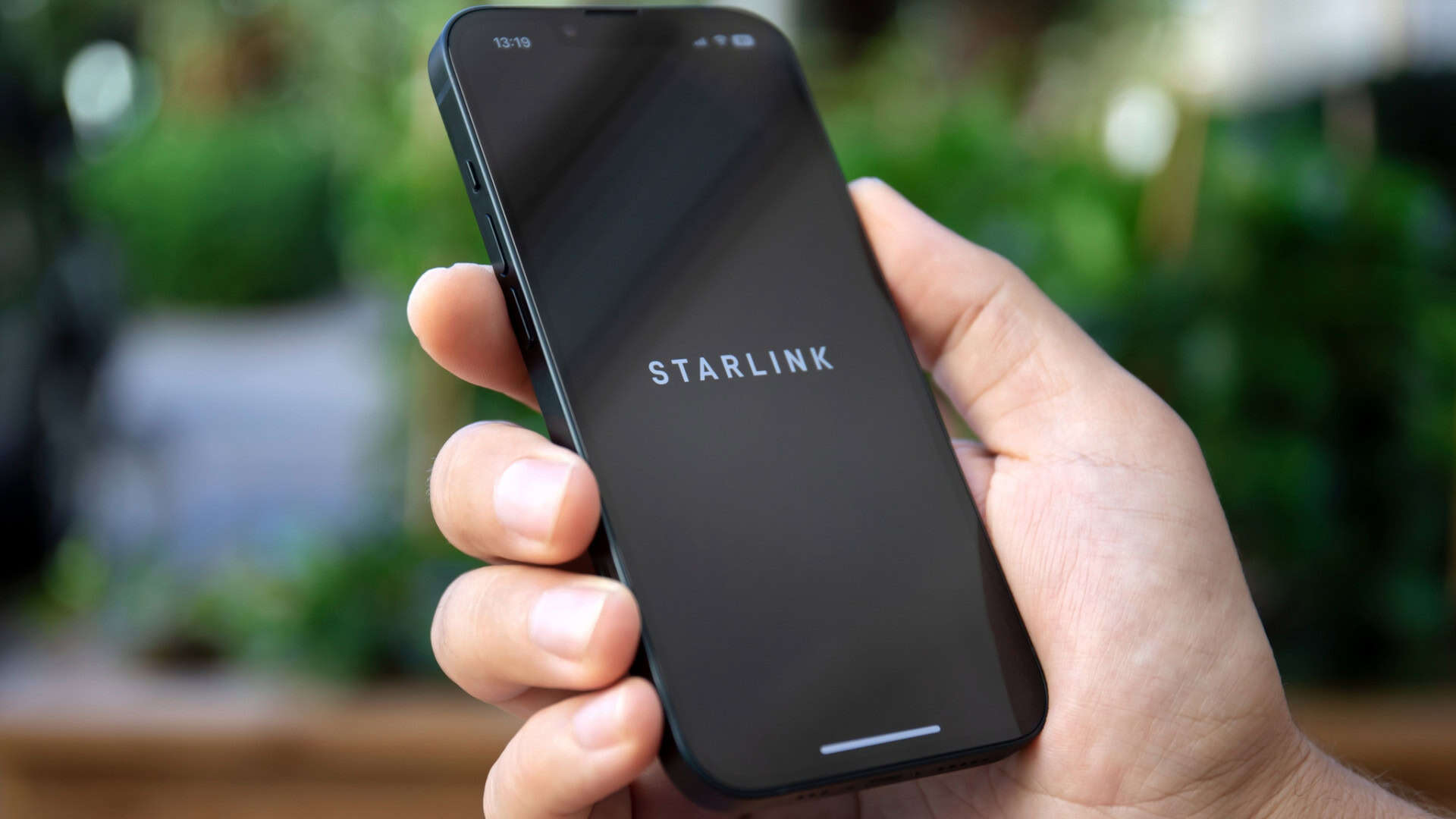 Logo da Starlink em um smartphone