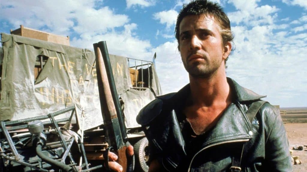 Os 8 protagonistas mais invencíveis do cinema O cinema é cheio de personagens que parecem superar qualquer obstáculo, enfrentando hordas de inimigos e saindo vitoriosos de situações extremas. Mad Max