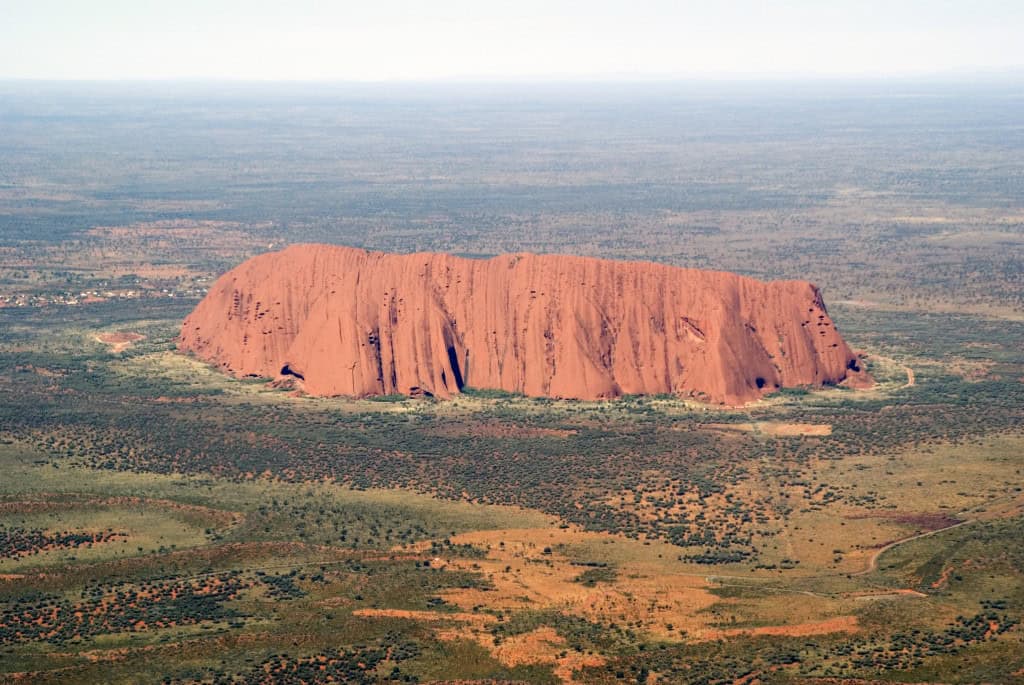 Uluru. Imagem: David Nicolson/Wikimedia Commons