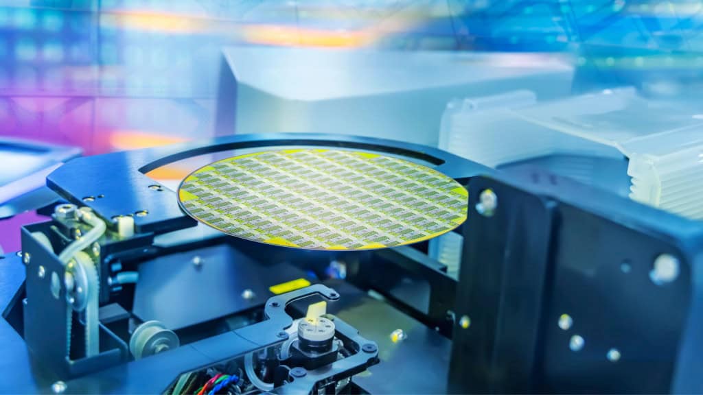 Wafer em fábrica de chips de inteligência artificial (IA)