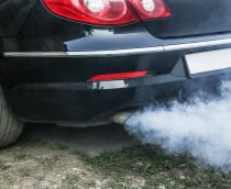 UE avalia flexibilizar banimento de carros com motores de combustão interna