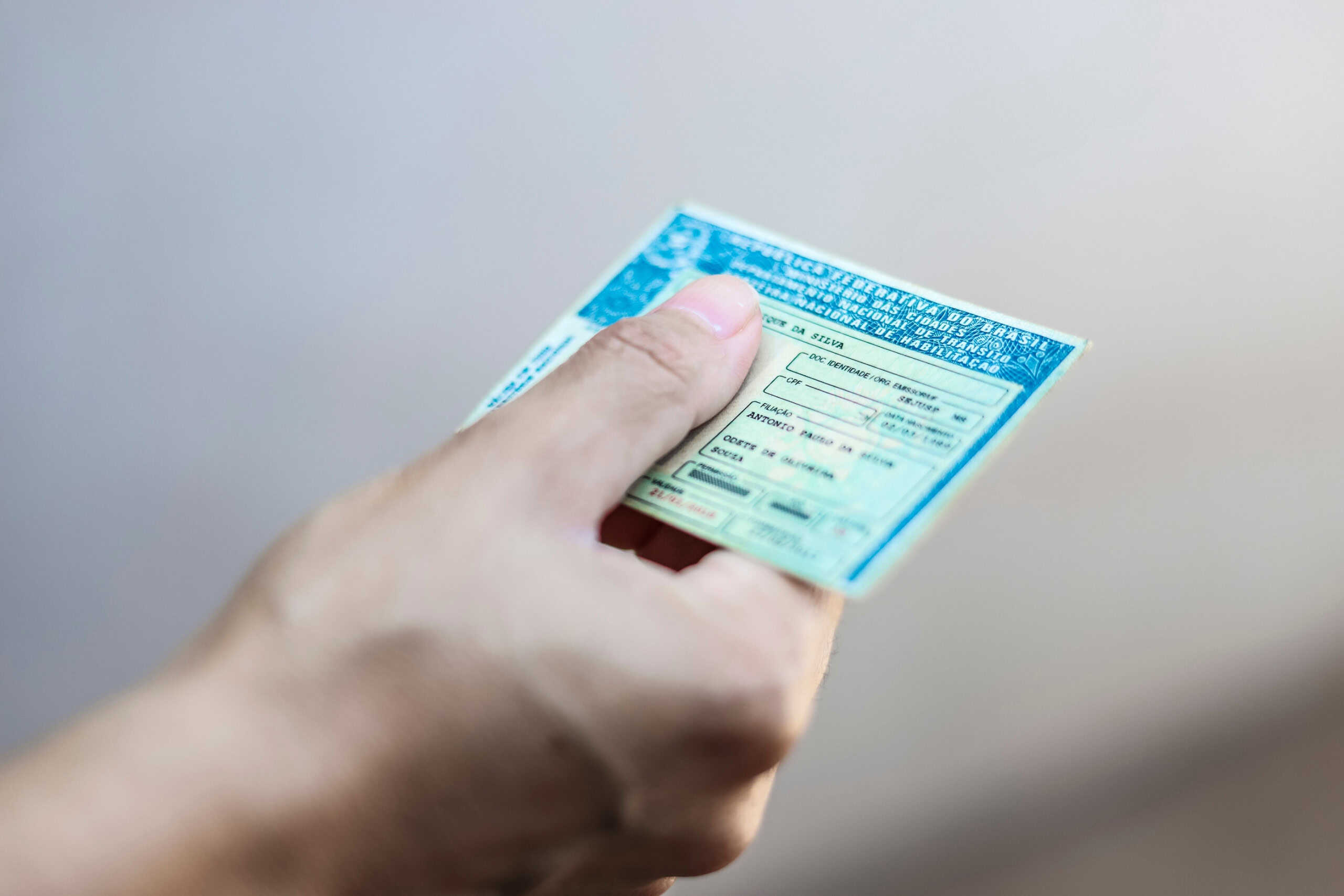 Quais drogas dão positivo no exame toxicológico da CNH? Entenda como ele funciona