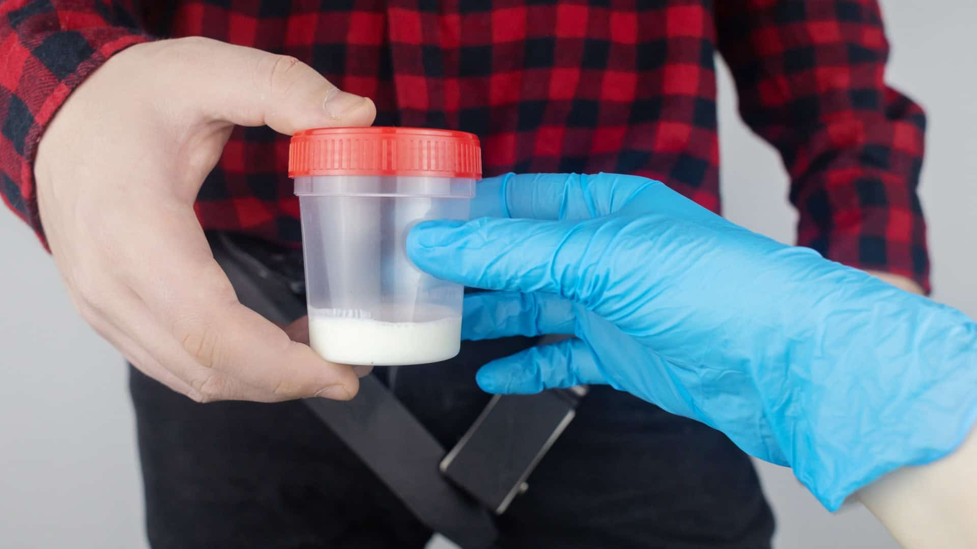 Investigação revela mutação rara associada a câncer propagada por doador de sêmen na Europa