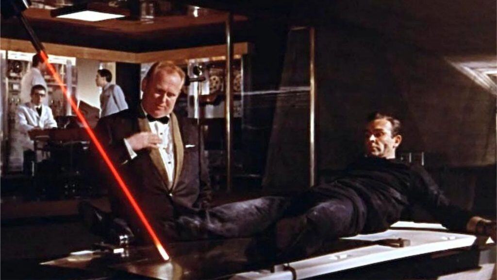 Os 8 protagonistas mais invencíveis do cinema O cinema é cheio de personagens que parecem superar qualquer obstáculo, enfrentando hordas de inimigos e saindo vitoriosos de situações extremas. goldfinger