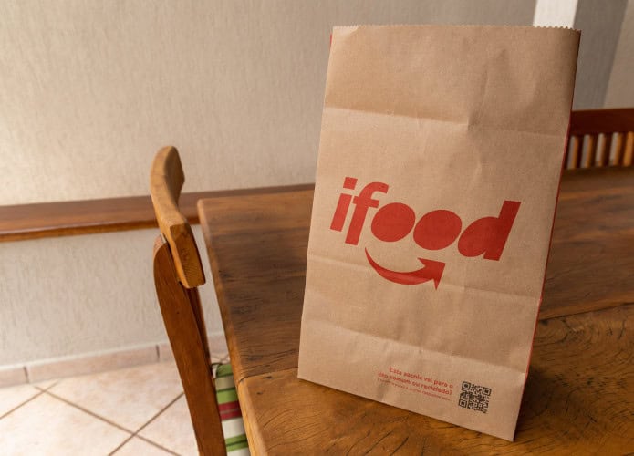 Sacola de comida do iFood