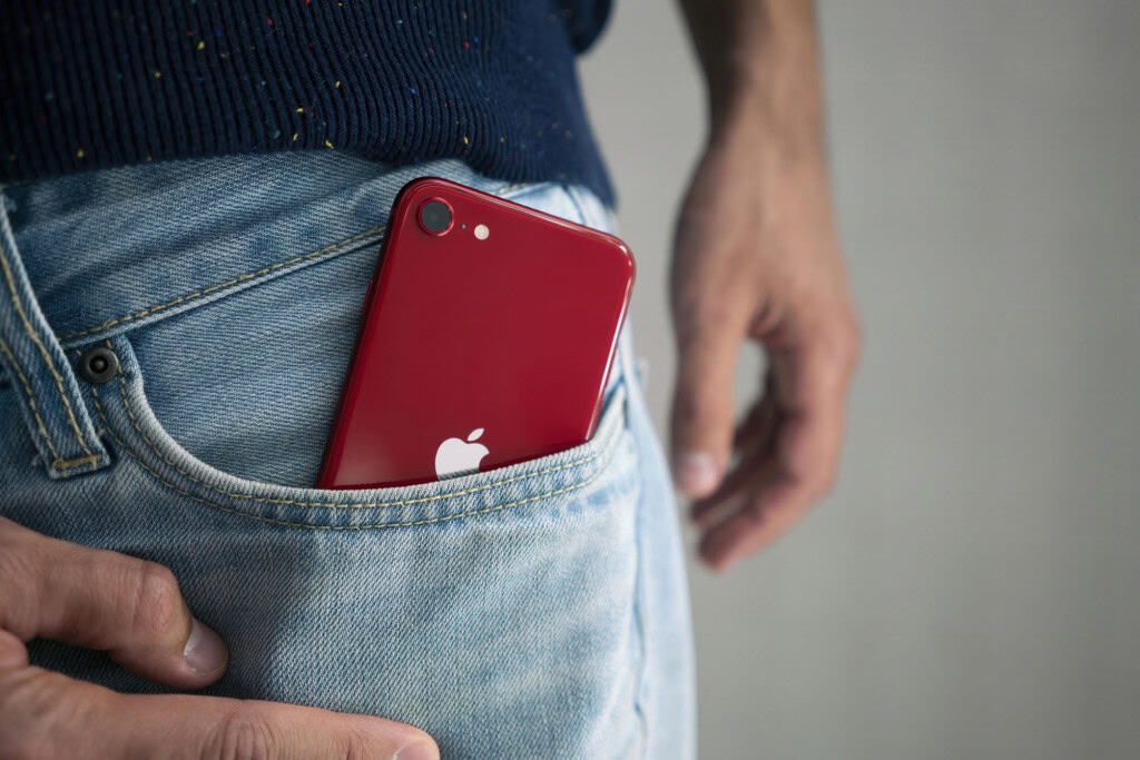 Dispositivos antigos, como o iPhone SE e versões especiais do Apple Watch, perderam acesso a reparos após a nova atualização da Apple.