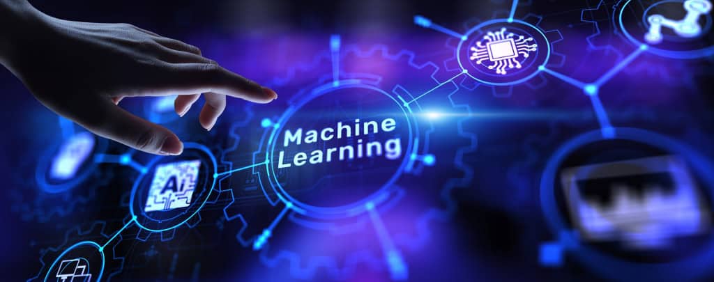 Dedo humano encostando em um holograma com os dizeres "Machine Learning"