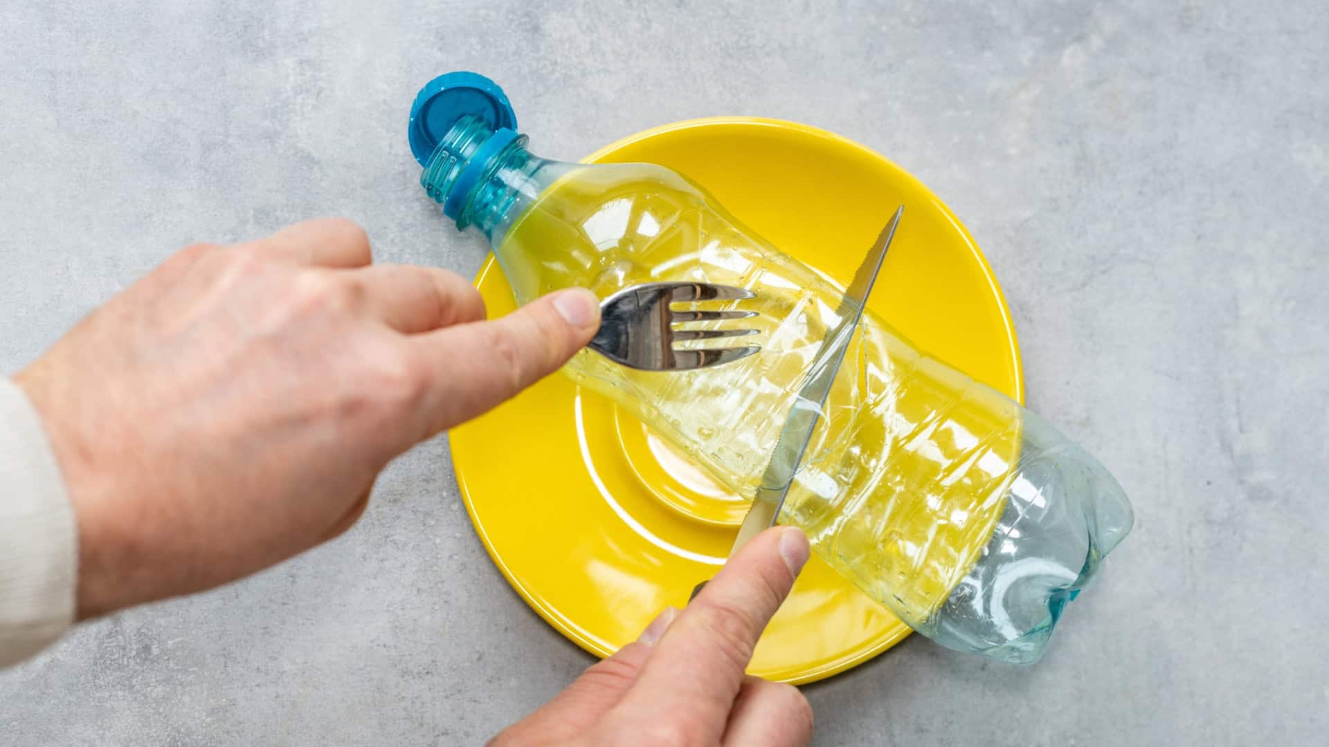 Partículas invisíveis presentes na alimentação podem afetar o cérebro e acelerar doenças neurodegenerativas