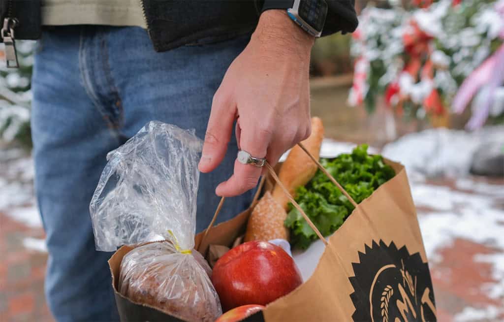 Use o anel Index 01 para lembretes rápidos e notas curtas, em reuniões ou passeios, com praticidade total.