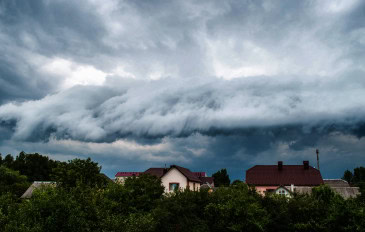Previsão do tempo indica ciclone severo com tempestades e ventania extrema