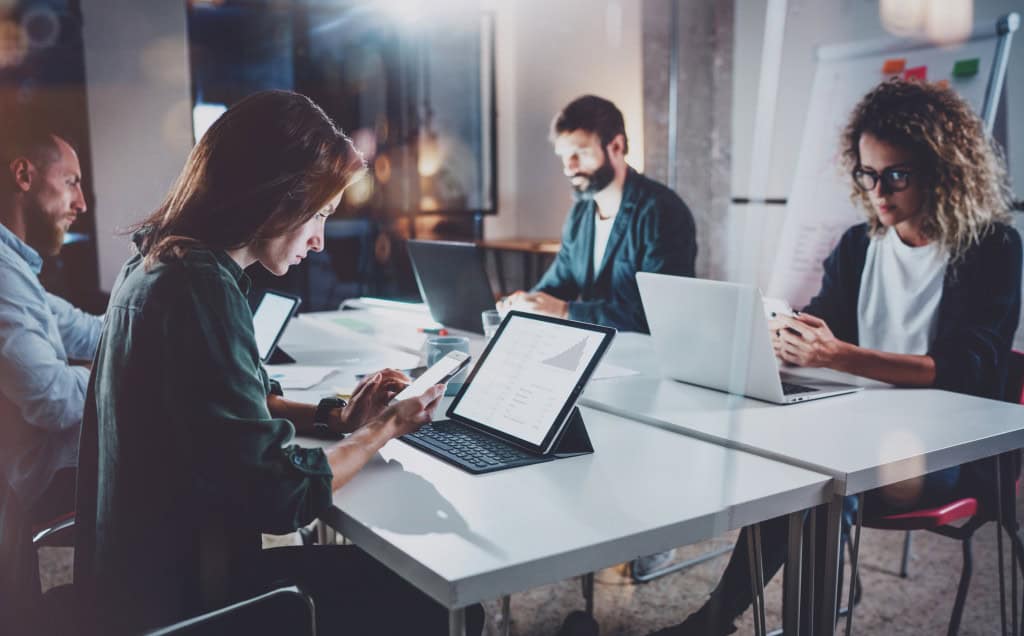 Mais de 340 vagas de emprego são abertas em diferentes setores