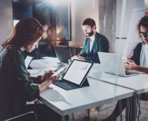 Mais de 340 vagas de emprego são abertas em diferentes setores