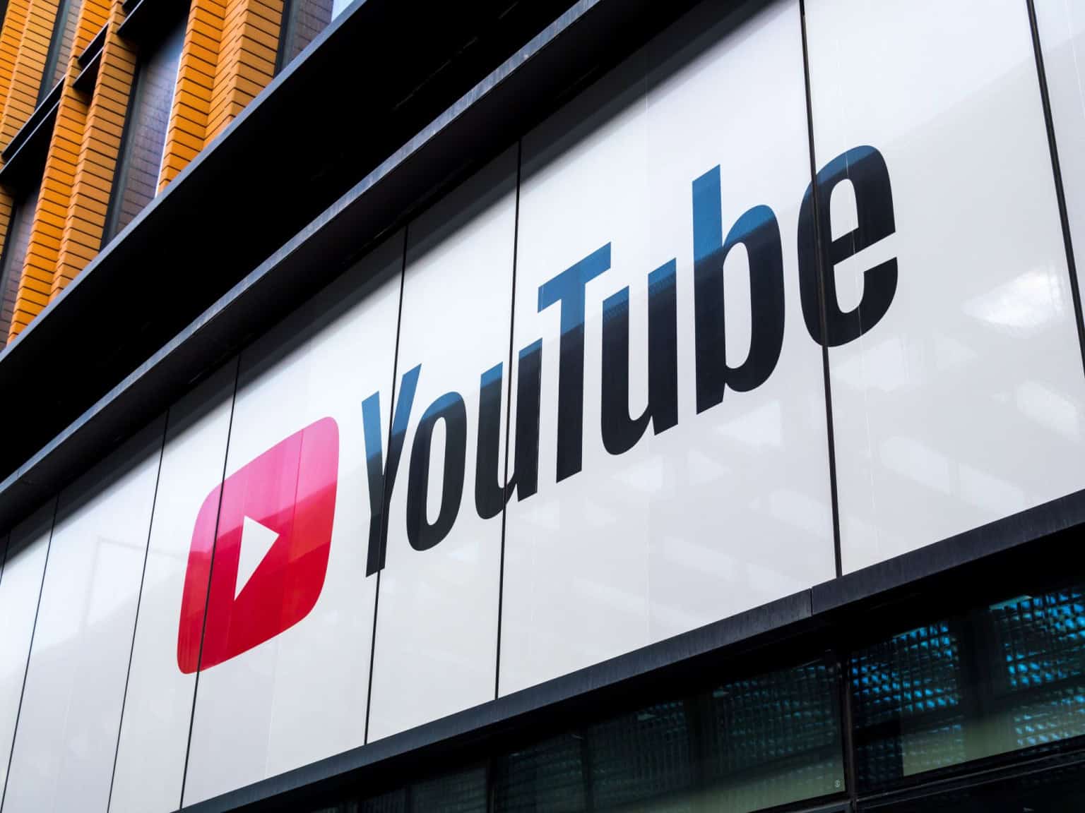 YouTube lança IA que muda a moderação de comentários