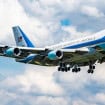 Avião Air Force One prestes a pousar