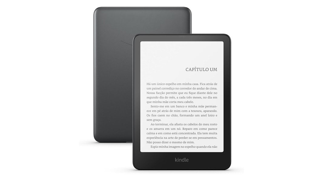 Kindle Paperwhite: leitor de livros digitais com iluminação autoadaptável está em promoção Os leitores de livros digitais são extremamente práticos e permitem que carreguemos verdadeiras bibliotecas de livros sem que isso pese muito na bolsa ou mala. E, quando um modelo entra em oferta, é sempre uma boa oportunidade para quem busca um dispositivo do tipo. É o caso de um modelo do Kindle que o Olhar Digital encontrou na Amazon: Kindle Paperwhite: leitor de livros digitais com iluminação autoadaptável está em promoção