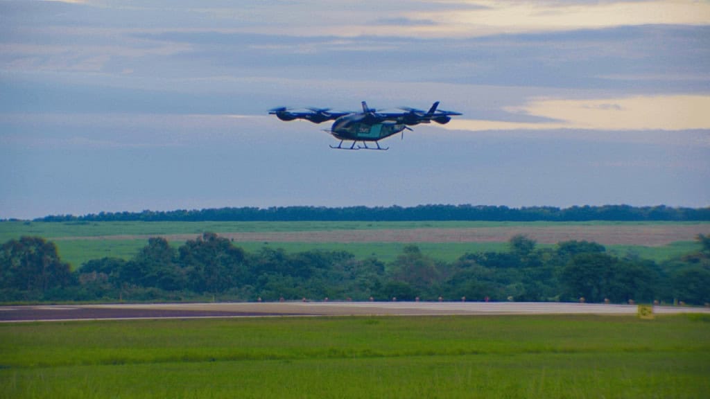 O ‘carro voador’ brasileiro que já tem fábrica pronta e promete fugir do trânsito das grandes cidades