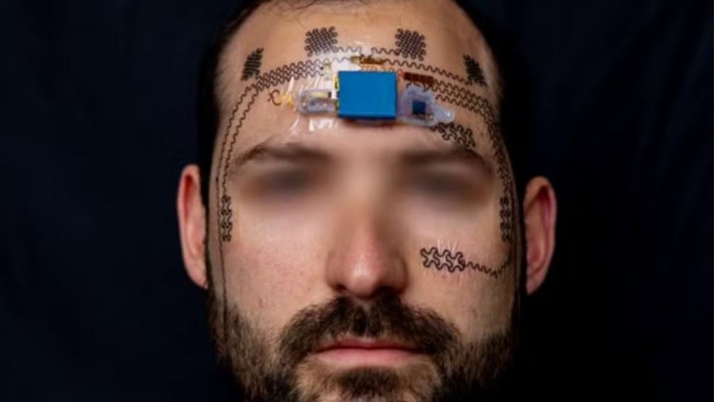 A tatuagem eletrônica que consegue ler as ondas do cérebro