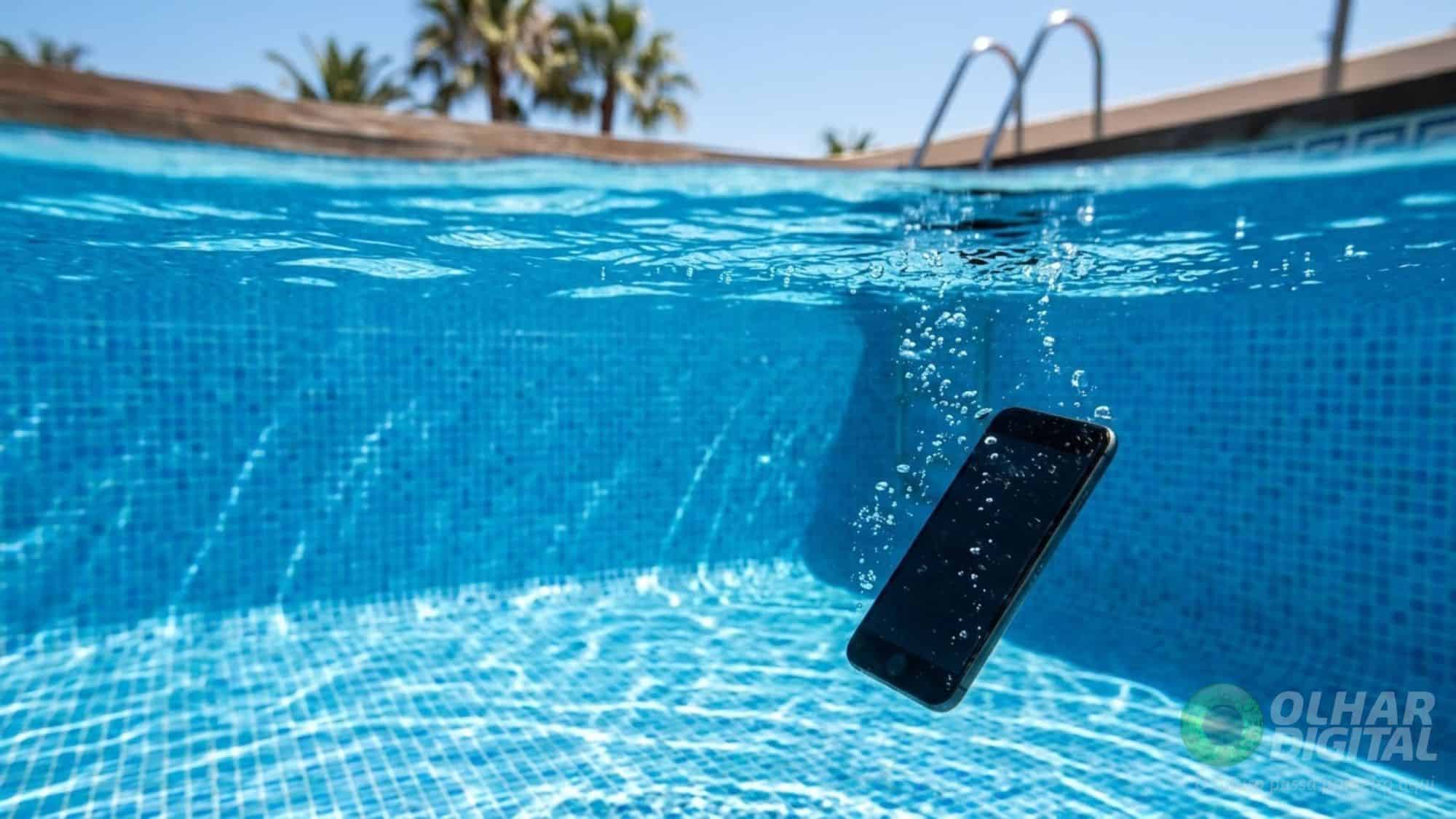 Celular à prova d’água perde a proteção com o tempo? Entenda a verdade