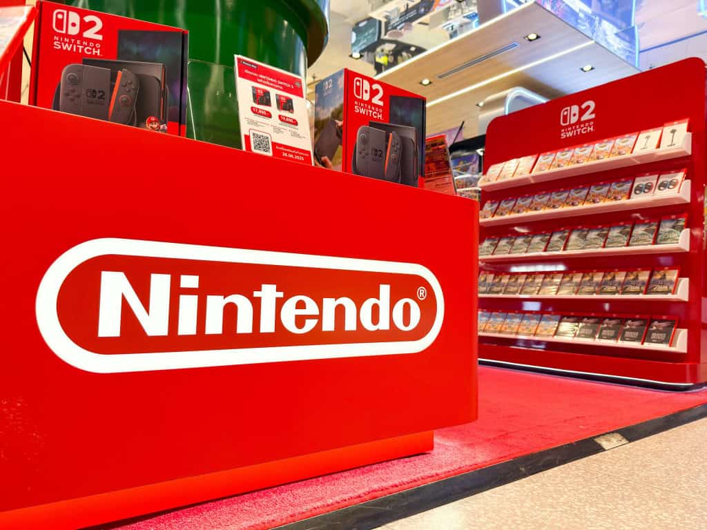 Logo da Nintendo em uma estante