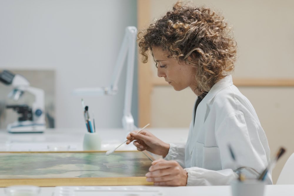 Além disso, novas soluções com nanocelulose ampliam possibilidades ao reforçar materiais frágeis com baixo impacto ambiental e maior durabilidade. (Imagem: Stokkete/Shutterstock)