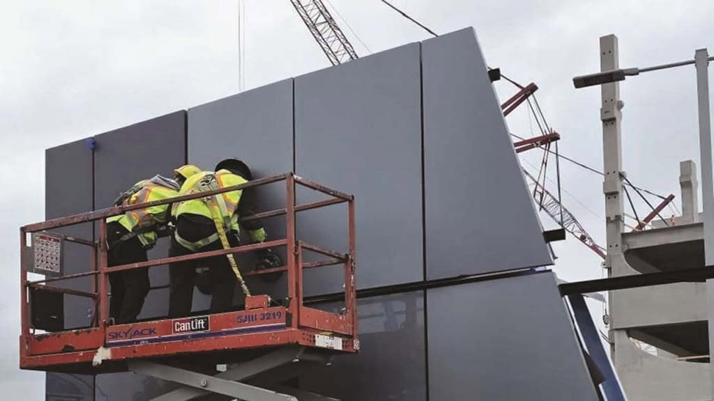 O Canadá está jogando o jogo: criar um prédio de 12 andares com um mural cheio de painéis solares e economizar 300 mil reais por ano