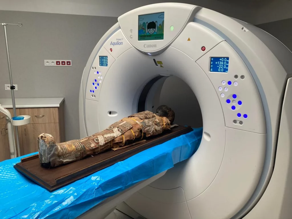 Tomografia da múmia