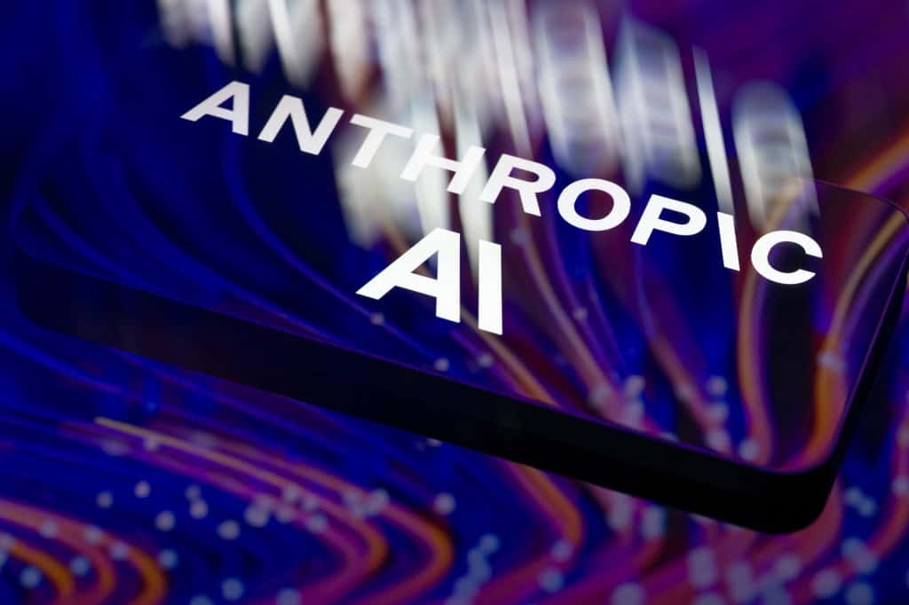 Logo da Anthropic em um smartphone