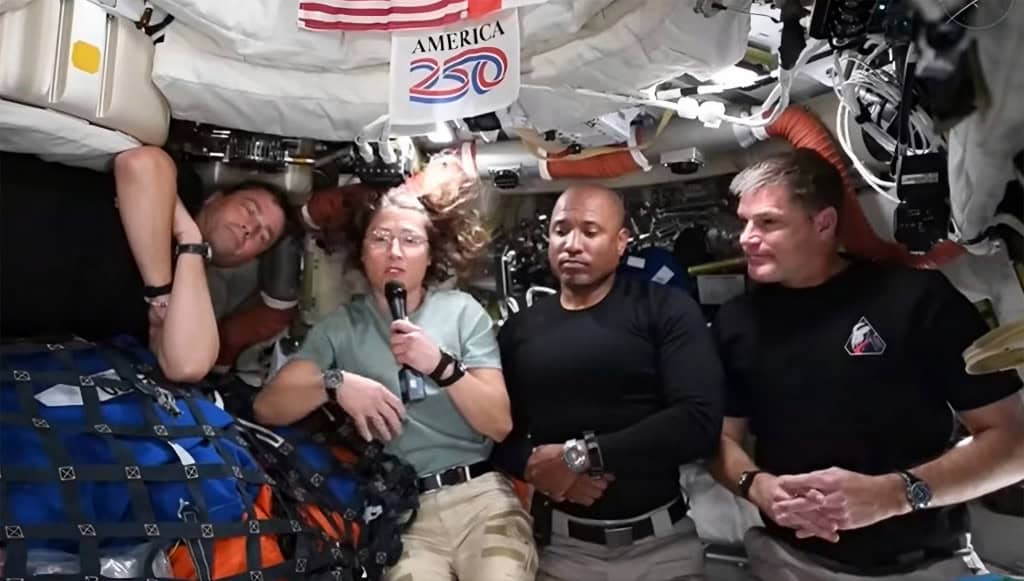 coletiva de imprensa artemis 2 astronautas orion