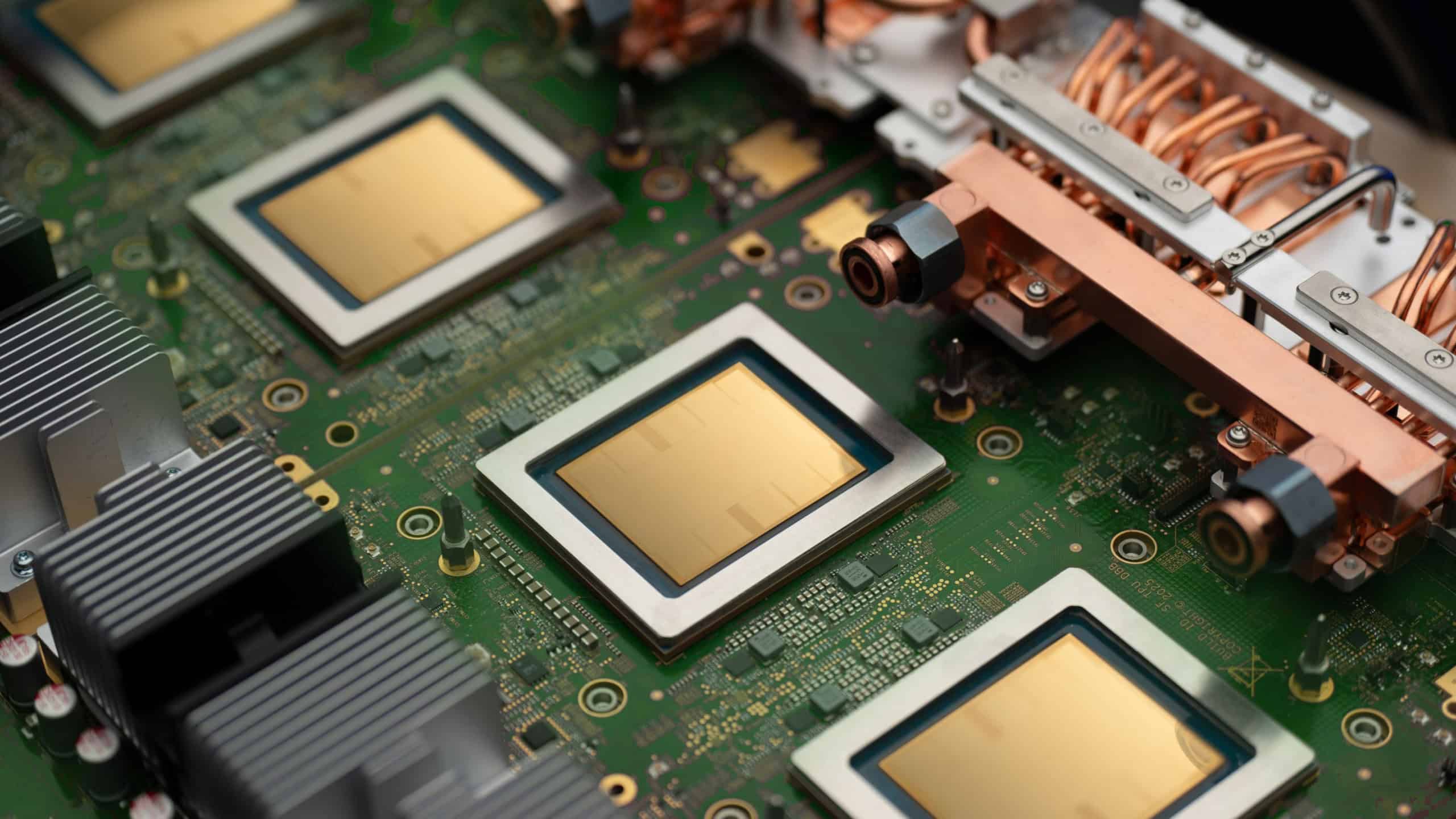 Conheça o TPU 8t e TPU 8i: os novos processadores do Google focados em IA