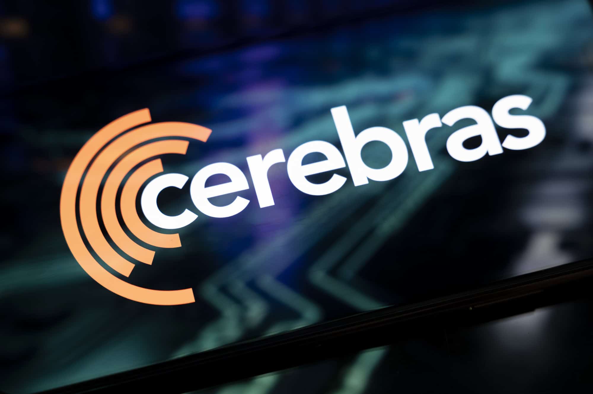 Após acordo bilionário com a OpenAI, fabricante de chips Cerebras protocola pedido de IPO