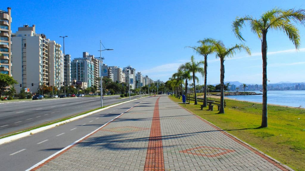 A ilha que virou referência em tech, natureza e qualidade de vida no Brasil